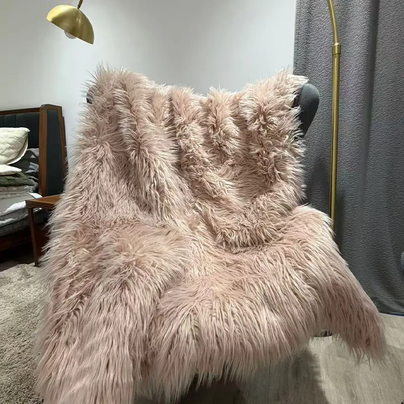 Пледы из искусственного меха