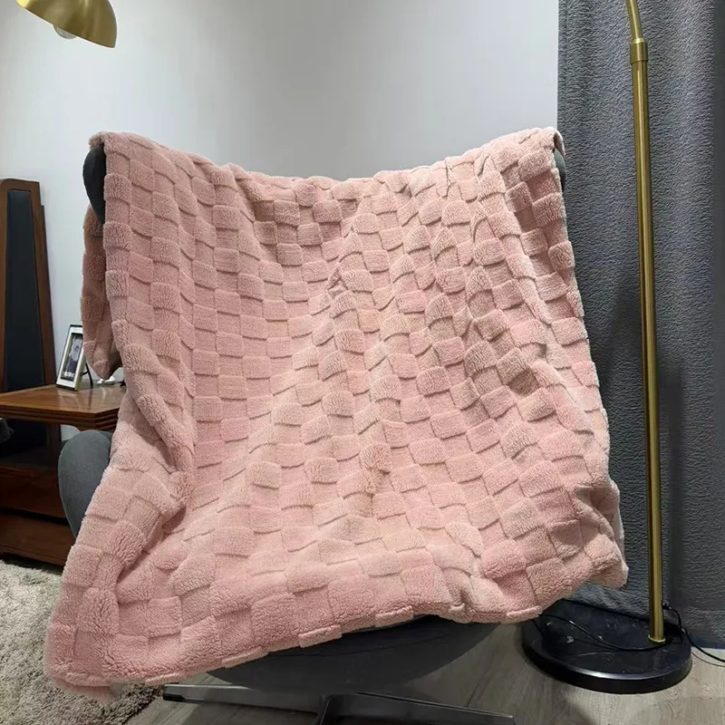 Пледы из искусственного меха