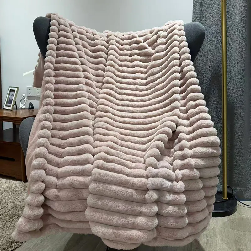 Пледы из искусственного меха