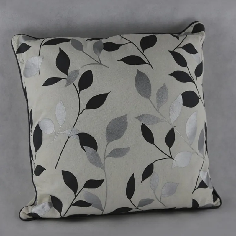 Подушка с принтом