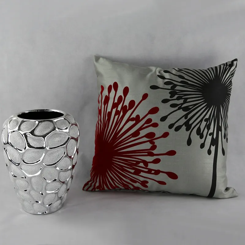 Подушка с принтом