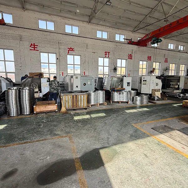 Компания уделяет особое внимание качеству и честности, что позволило ей завоевать широкое признание клиентов