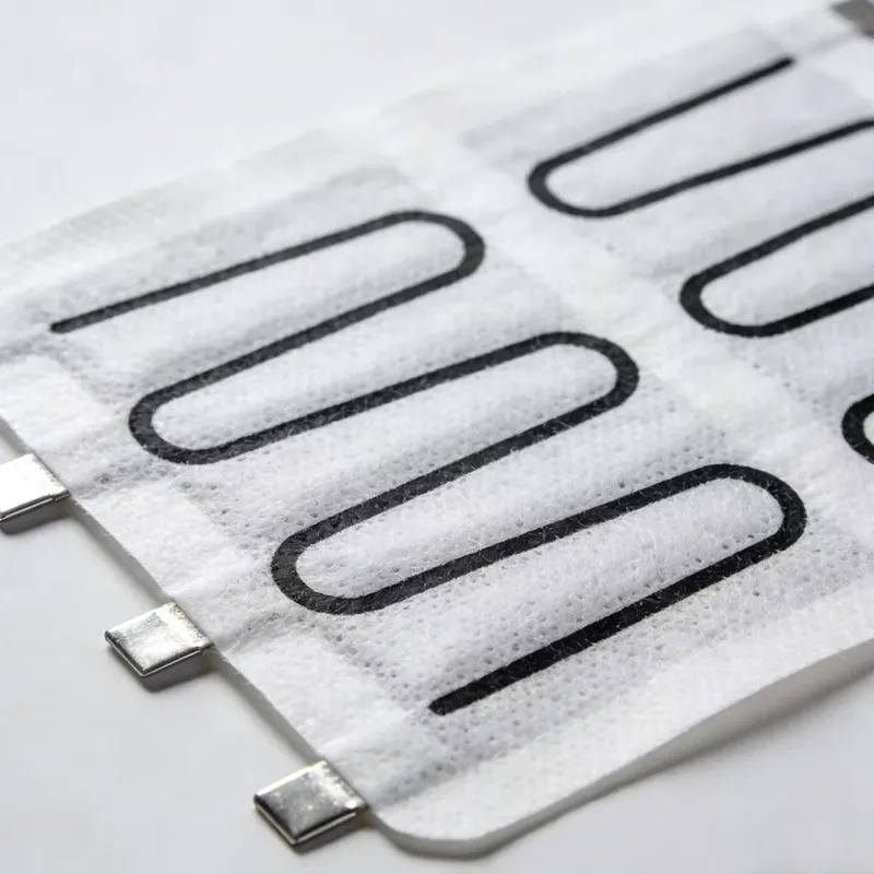 Нагревательный элемент на нетканом материале