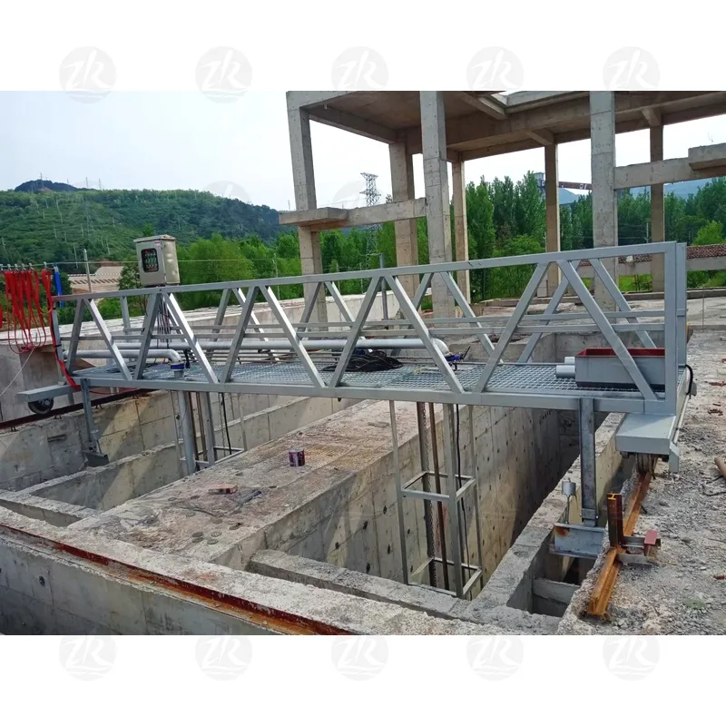 Мостовой скребковый илоудалитель