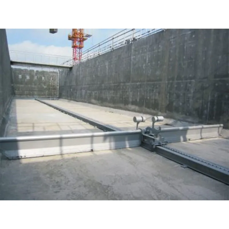 Одновальный скребковый илоудалитель