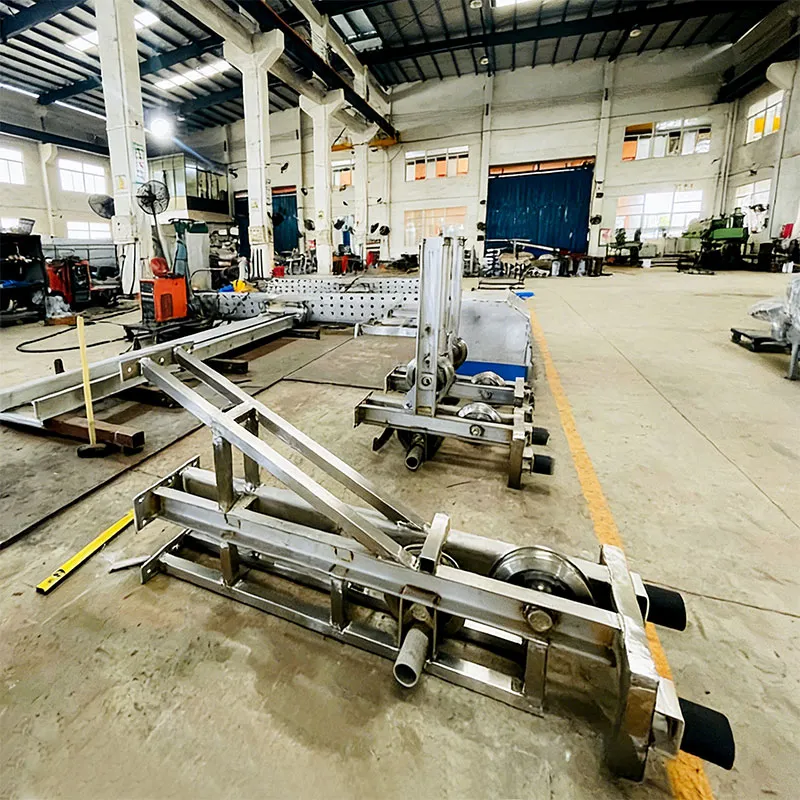 Одновальный скребковый илоудалитель