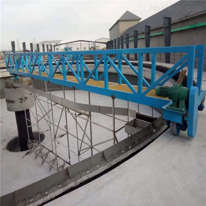 Периферийно-приводной скребковый илосос