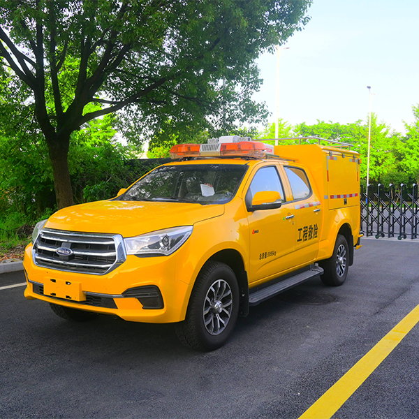 Электронасосный водоотливной автомобиль на пикапе Qingling