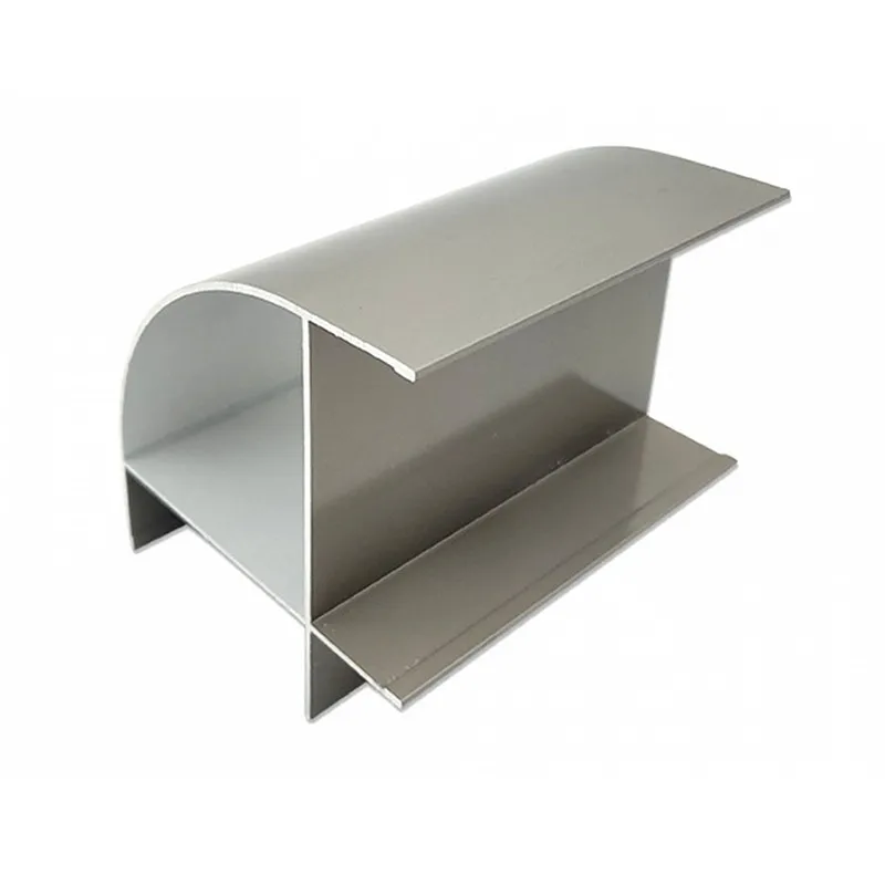 Алюминиевый профиль с наружным цилиндрическим выступом