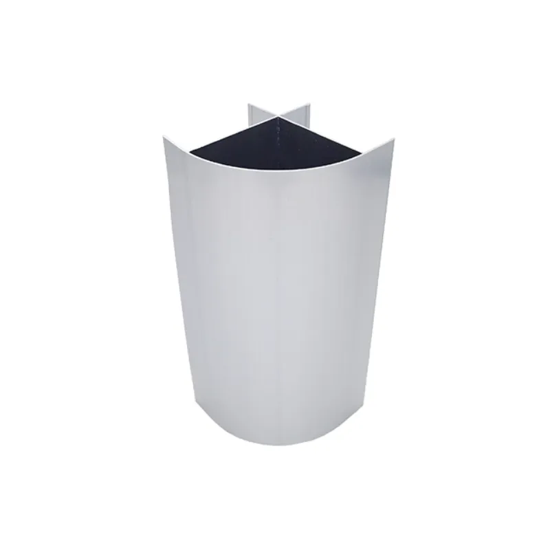 Алюминиевый профиль с наружным цилиндрическим выступом