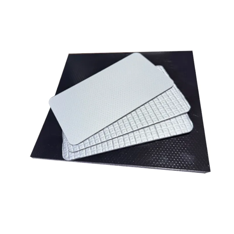 Рулон с резинопластовой теплоизоляцией и цветным покрытием