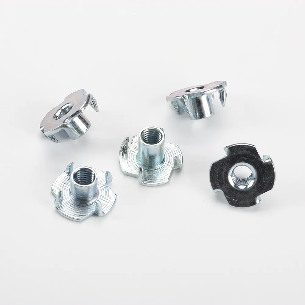 Гайка с лапками