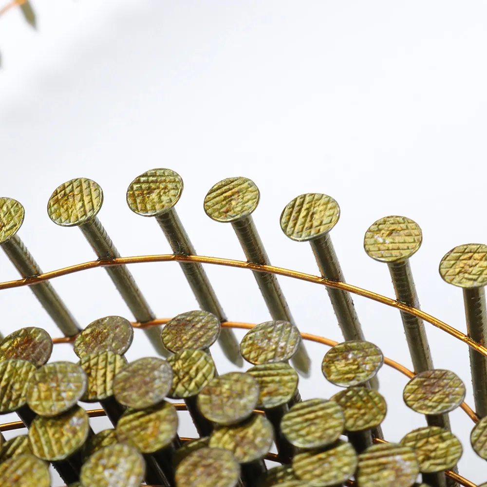 Гвозди в ленте