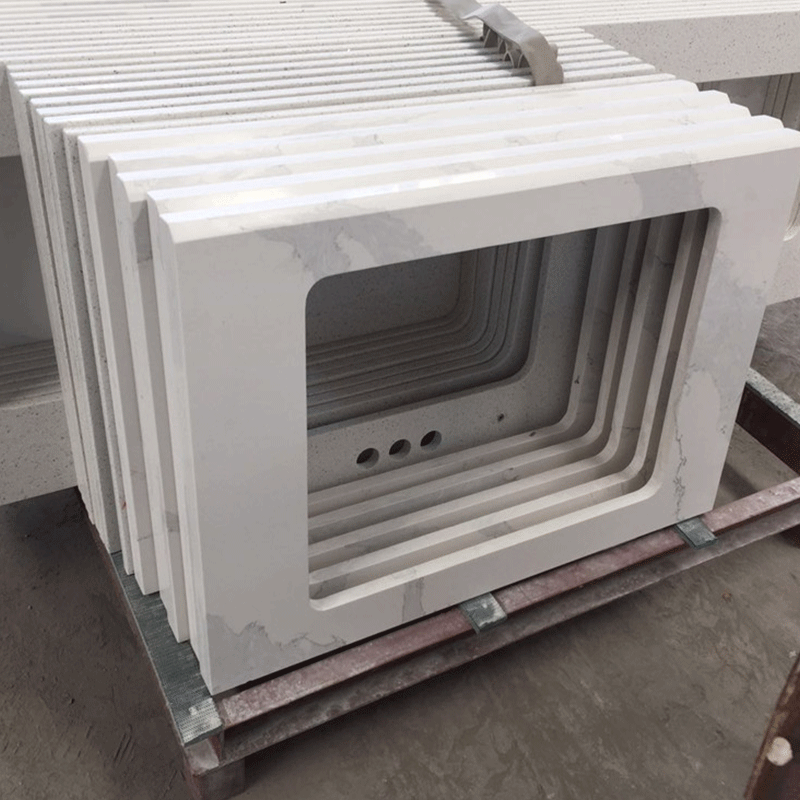 Столешница, раковина и стол