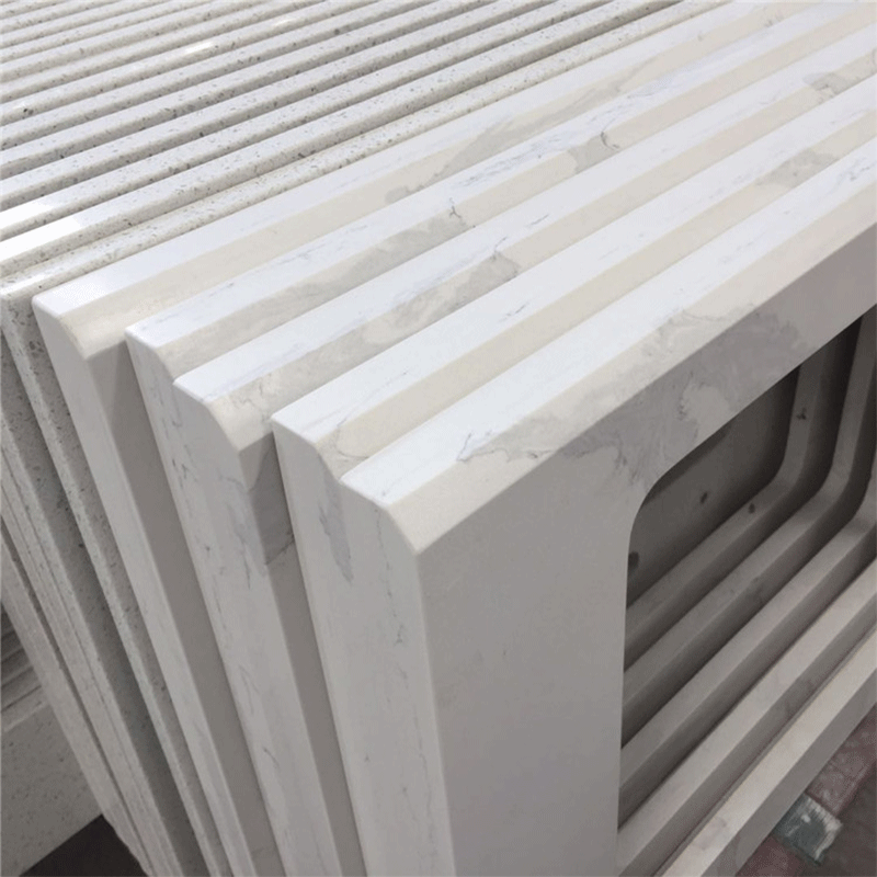 Столешница, раковина и стол