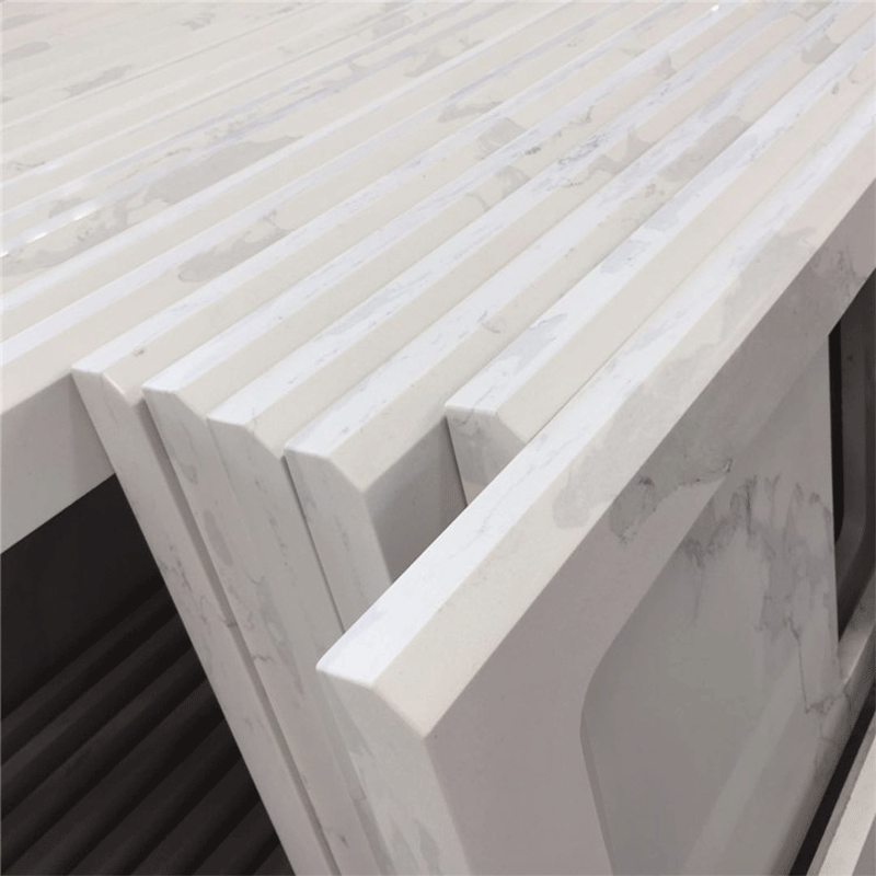 Столешница, раковина и стол