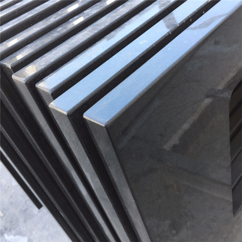 Столешница, раковина и стол