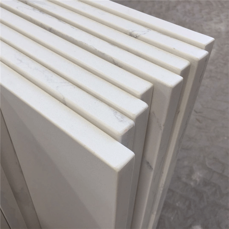 Столешница, раковина и стол