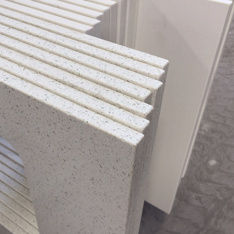 Столешница, раковина и стол