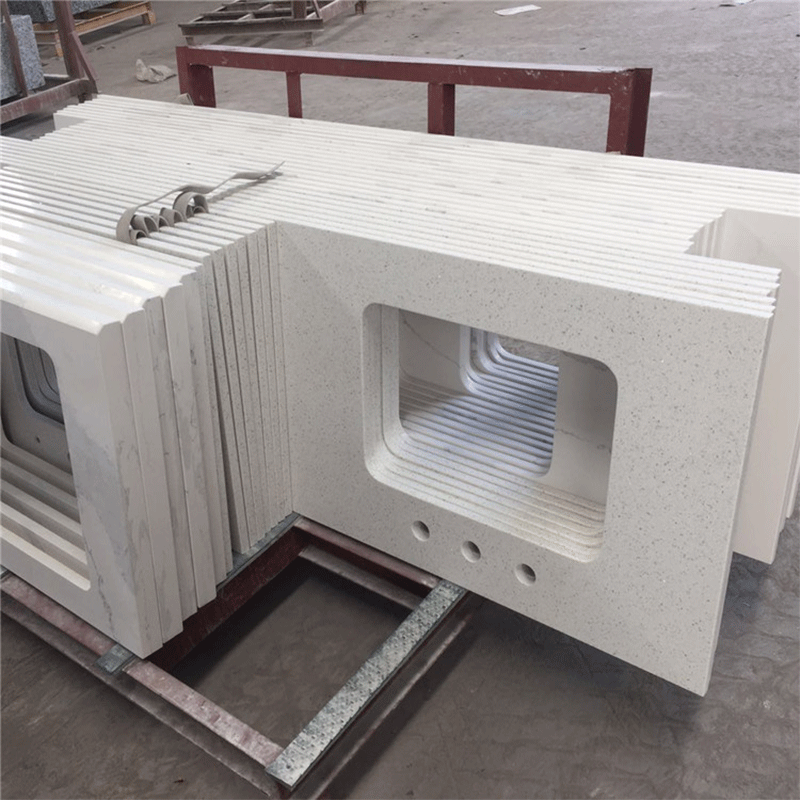 Столешница, раковина и стол