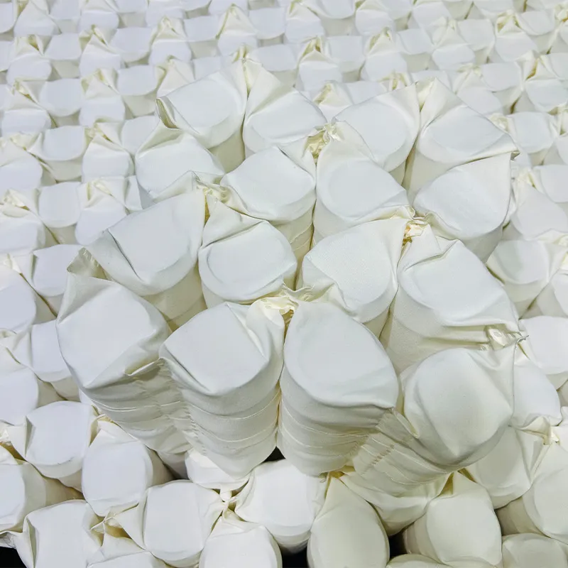 Бесклеевой пружинный блок в форме четырехлистного клевера в кармашках