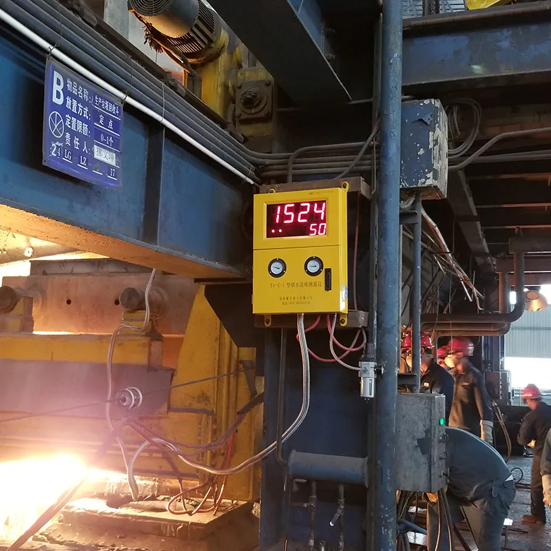 Прибор для непрерывного измерения температуры жидкой стали