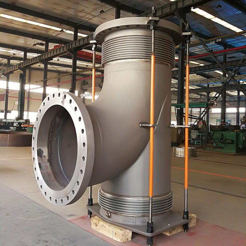 Угловой компенсатор с балансировкой давления