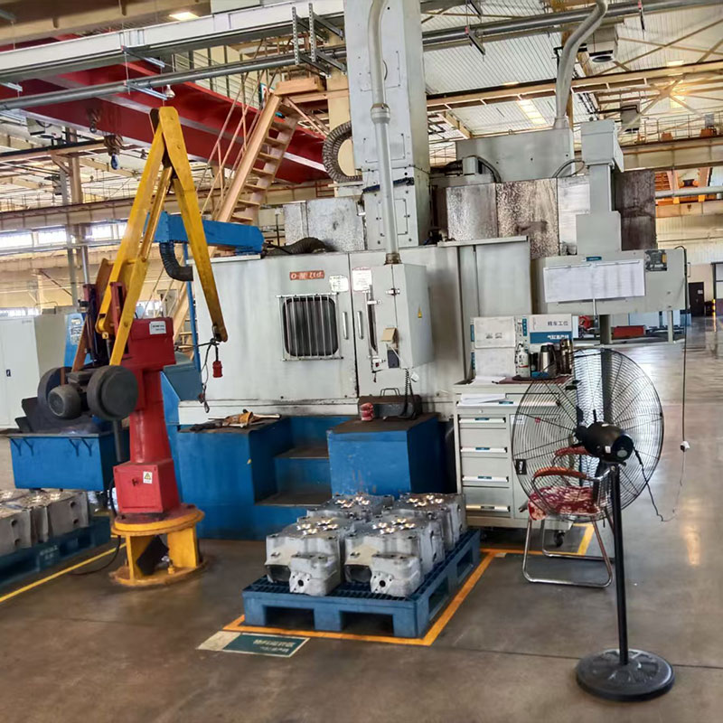 Обрабатывающий центр для головок цилиндров