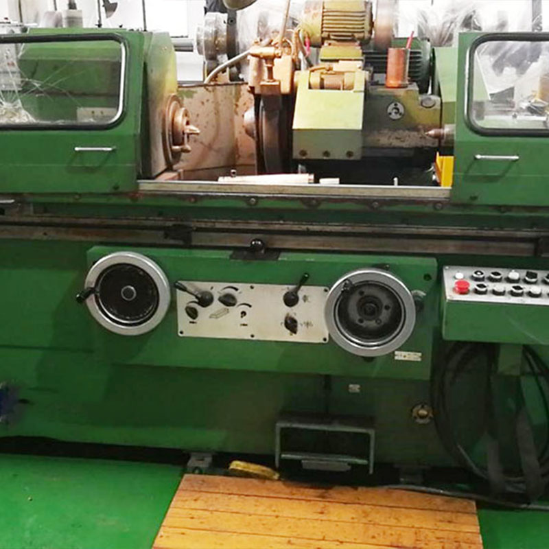 Универсальный внешний цилиндрический шлифовальный станок