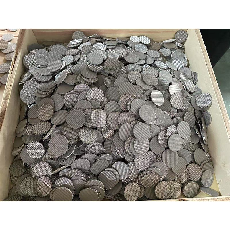 Фильтрующий диск из многослойной спечённой сетки