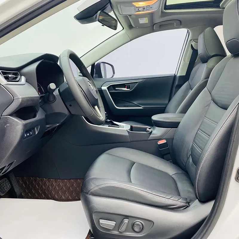 Подержанный Toyota RAV4 2021