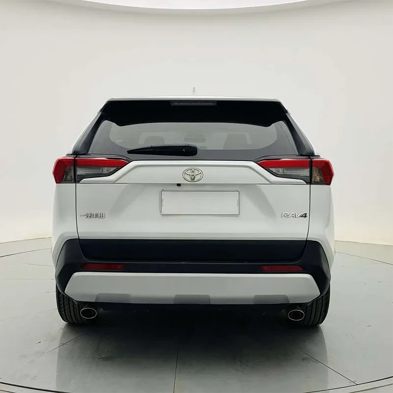 Подержанный Toyota RAV4 2021