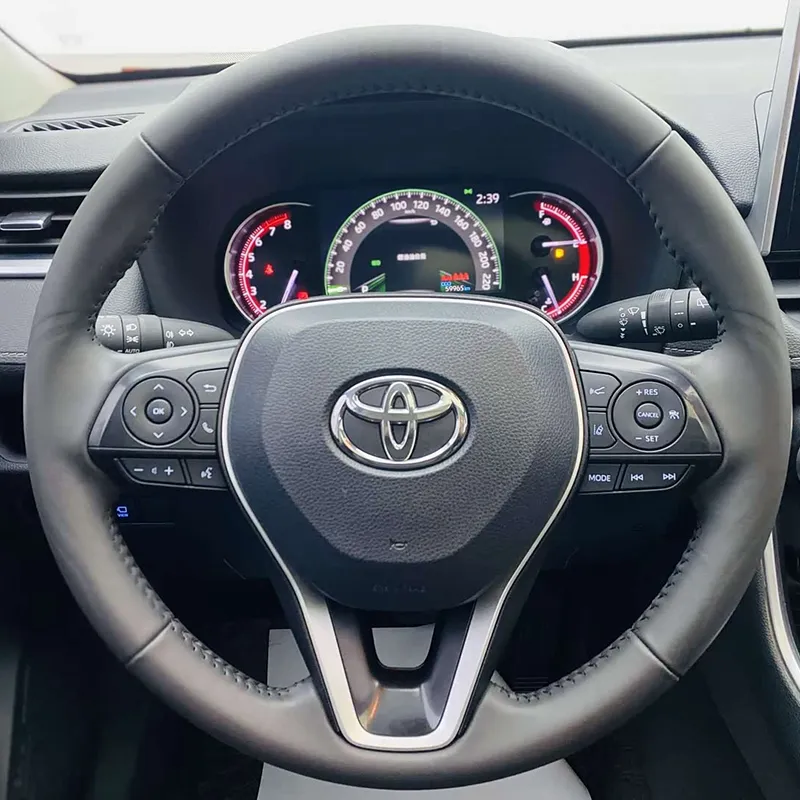 Подержанный Toyota RAV4 2021