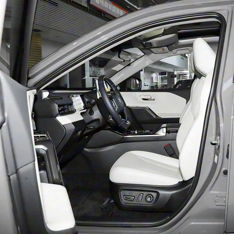 Подержанный Toyota RAV4 2026