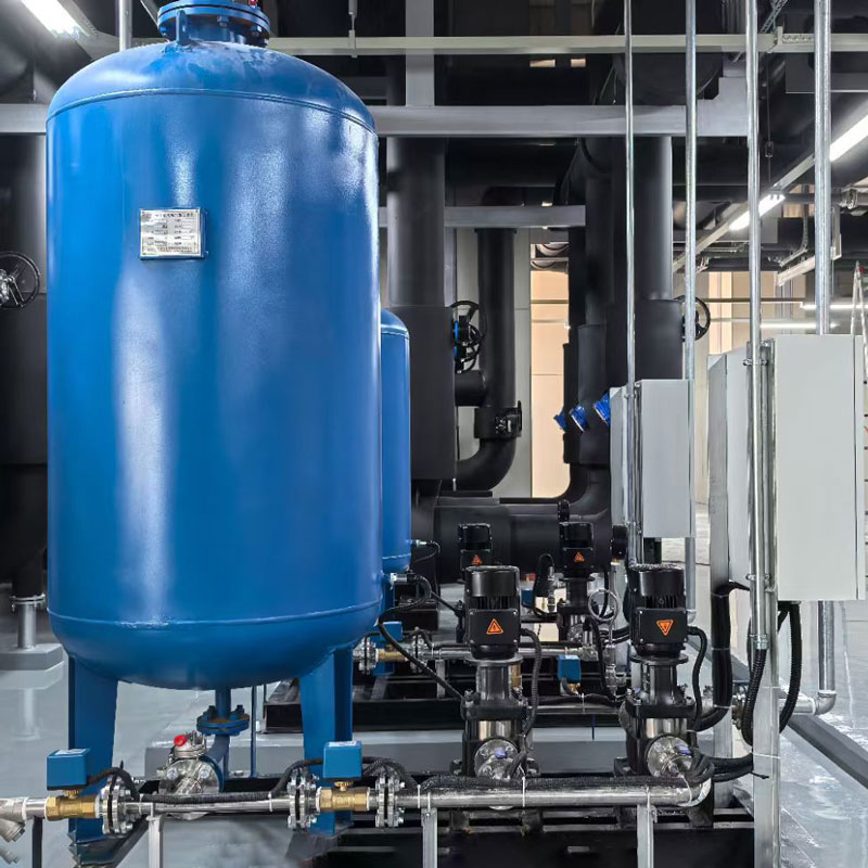 Устройство подпитки и поддержания давления