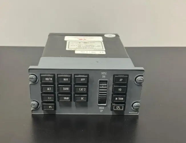 Контроллер полетного наведения GC-810 (7011702-905)