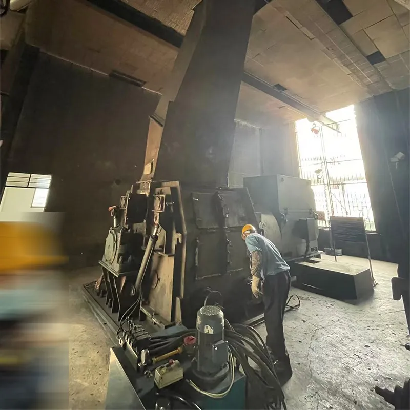 Реверсивная ударная молотковая дробилка PFCK-1214