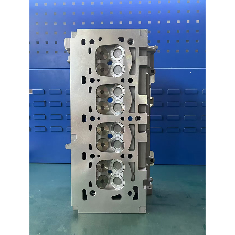 Головка цилиндров в сборе K4M новая с отверстиями