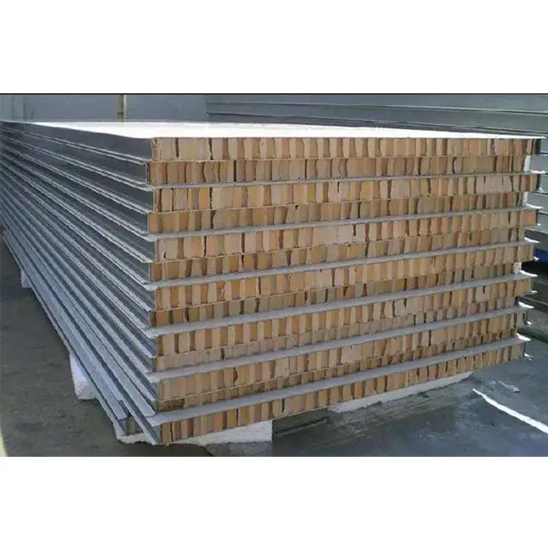 Сэндвич-панель с композитным сердечником из бумажных сот механического производства