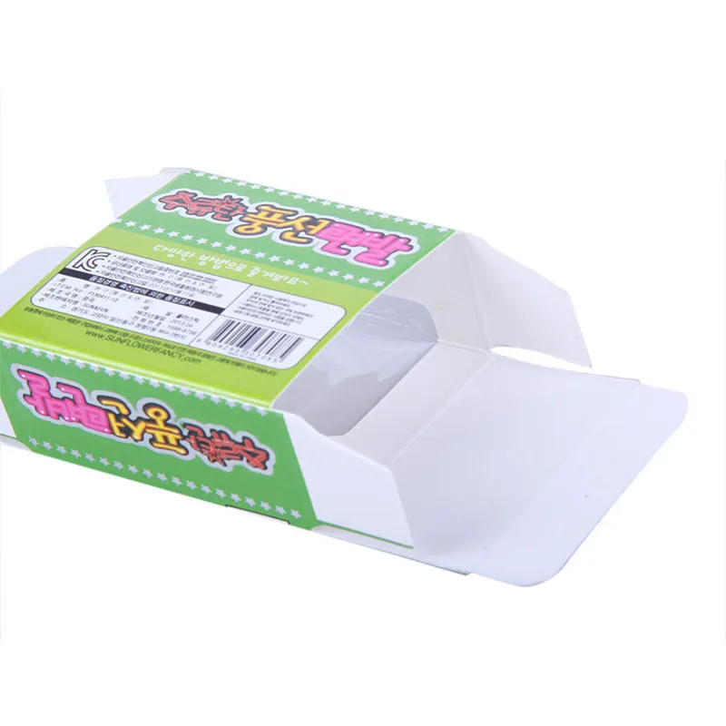 Белые картонные коробки