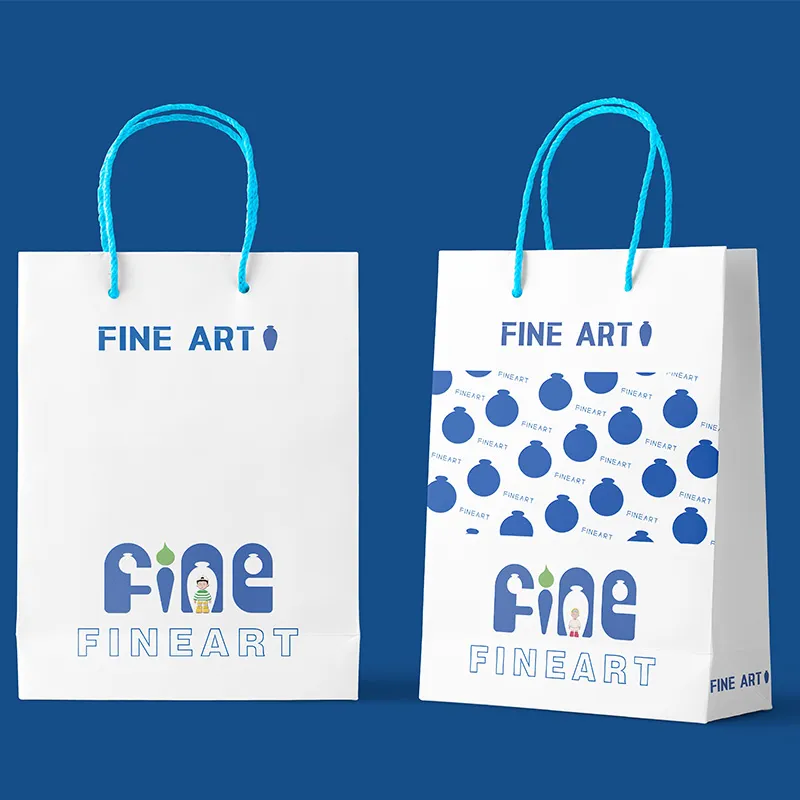 Белые картонные подарочные пакеты