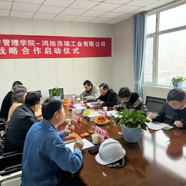 Расширение сотрудничества с предприятиями и создание новых рабочих мест | Факультет экономики и менеджмента установил стратегическое партнерство с ООО Синьцзян Хунсюй Хаожуй Промышленность