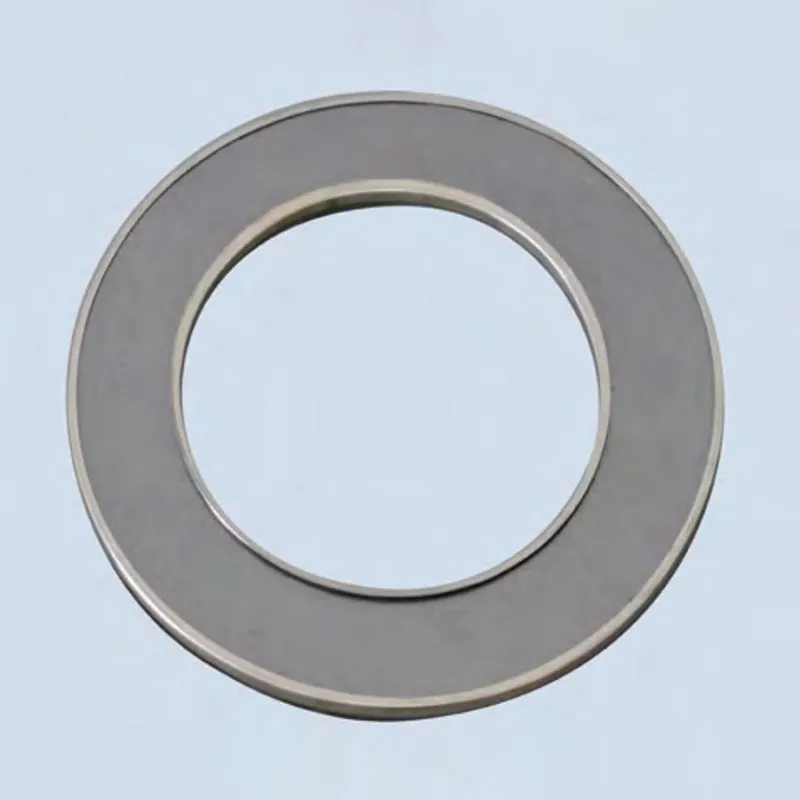 Гибкие прокладки, армированные графитовым композитом