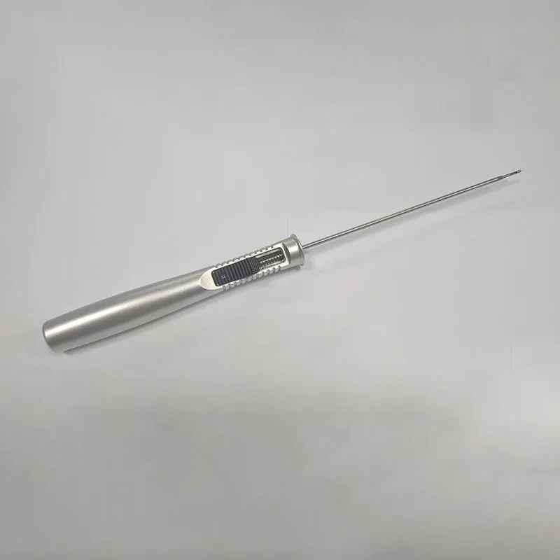 Металлический инструмент для затягивания узлов и обрезания нитей