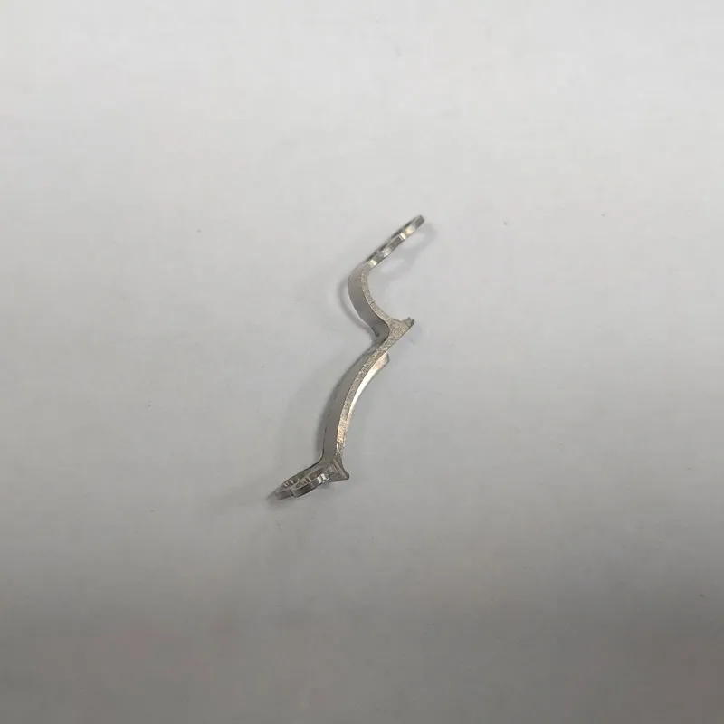 Распахивающаяся титановая пластина