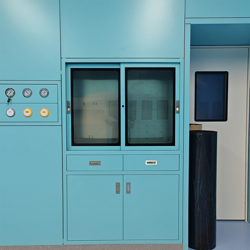 Инструментальный шкаф