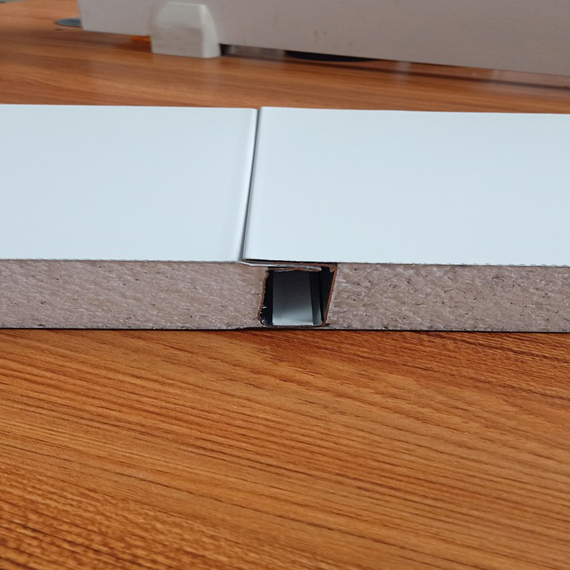 Механическая сэндвич-панель с пенным заполнителем