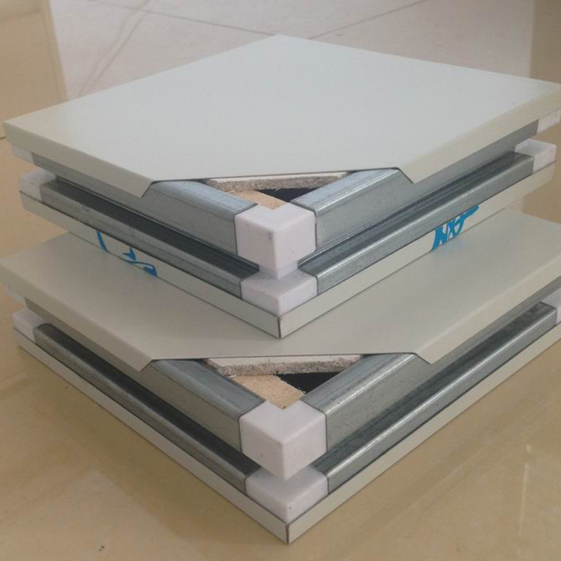 Ручная сэндвич-панель с пустотелым магнезитовым сердечником