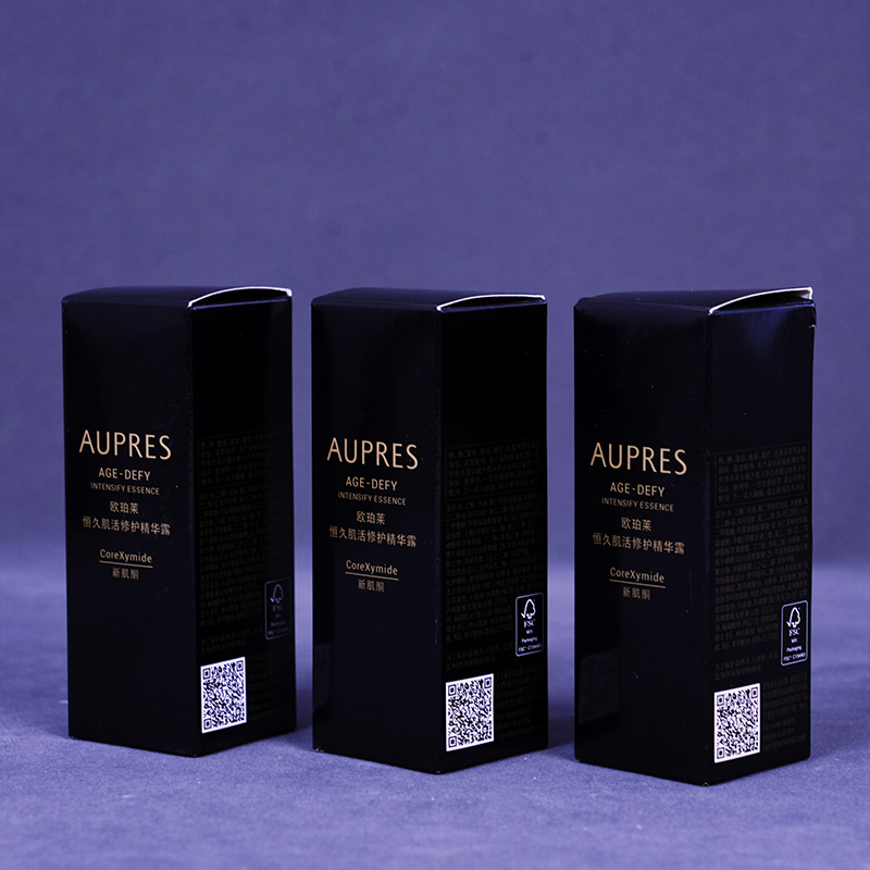 Цветная картонная коробка для косметики