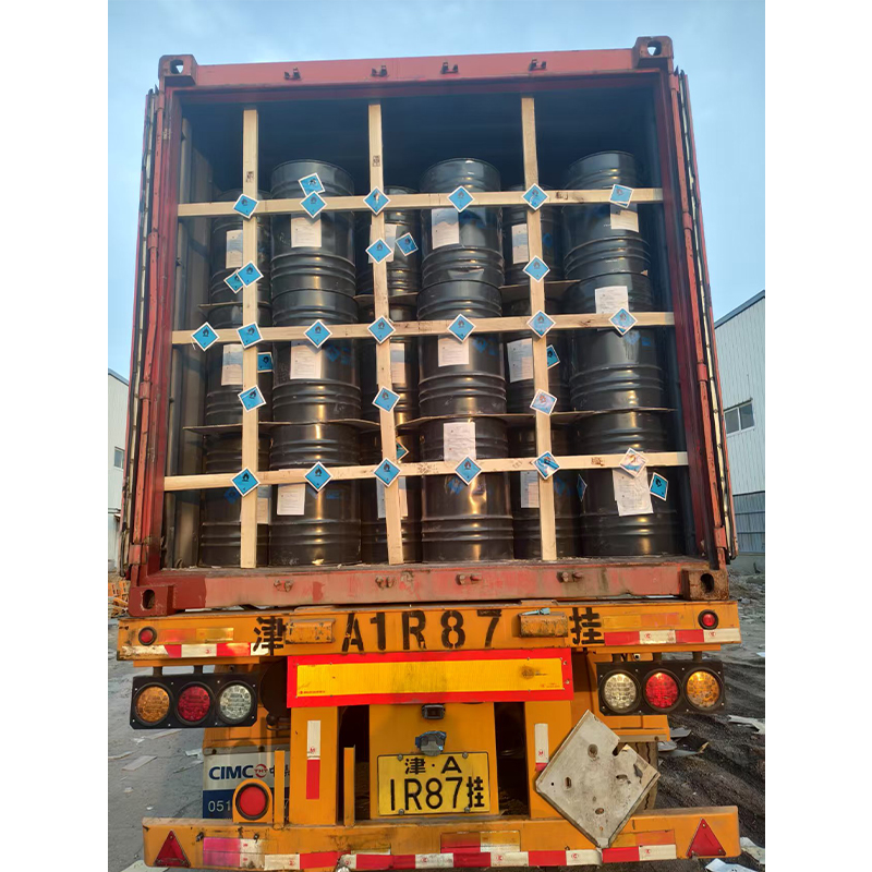 Загрузка карбида кальция в контейнеры